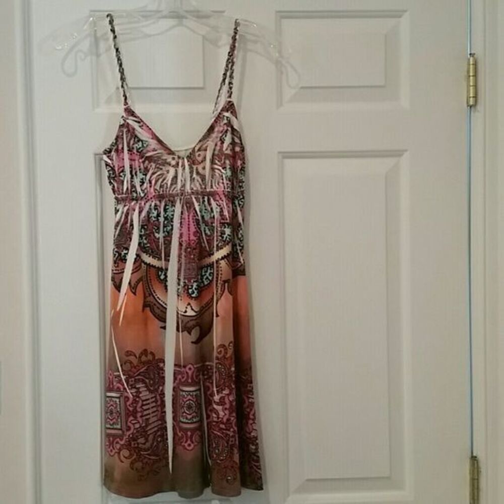 S-TWELVE BEAUTIFUL DRESS SIZE SMALL!.